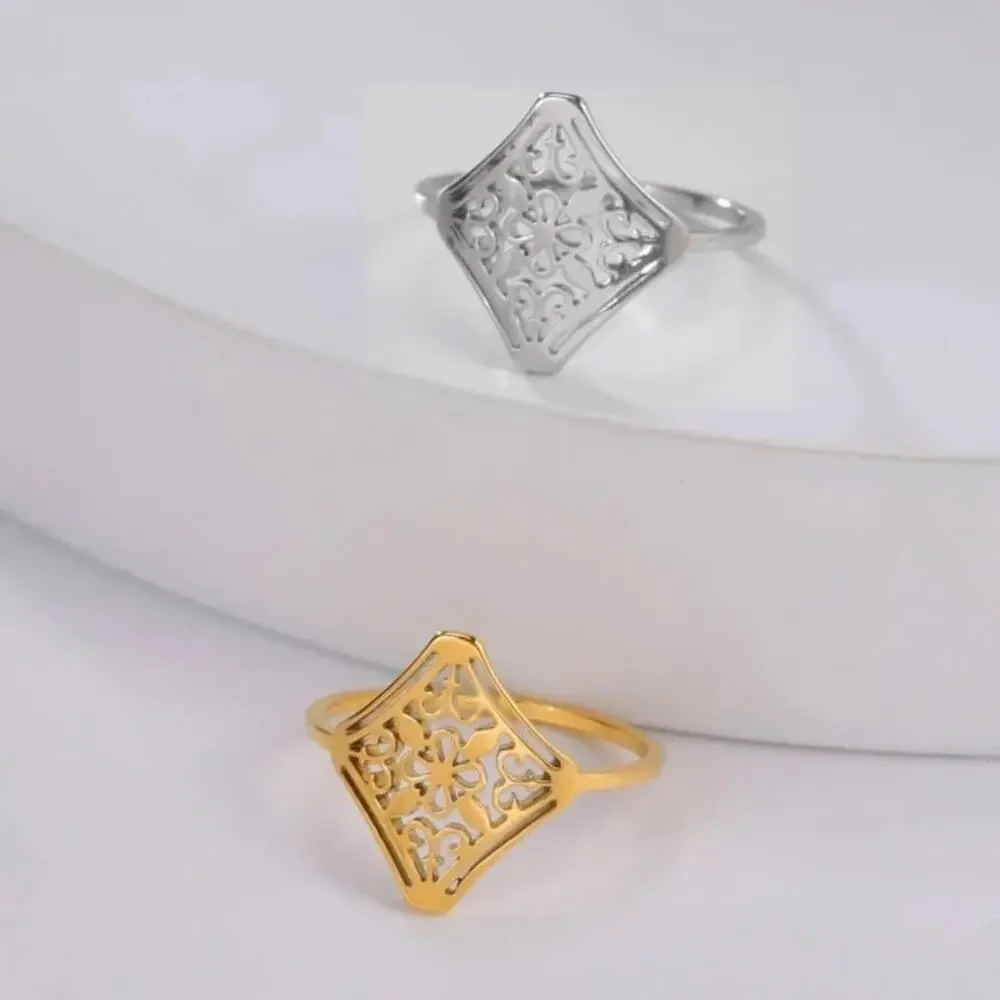 NEW 14k White Gold Plated 316L‎ Cut Out Hollow Filigree Flower Ring, Size 8